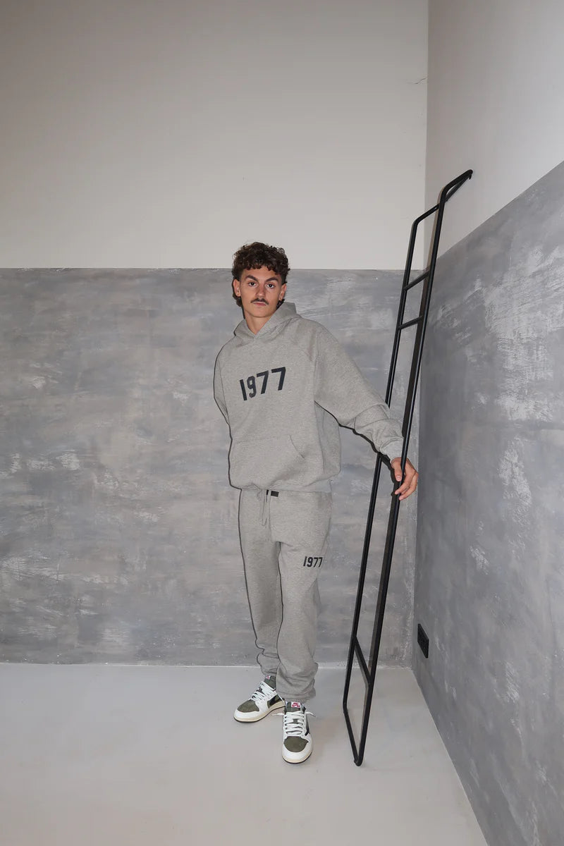 Ensemble complet gris Fear of God Essentials 1977