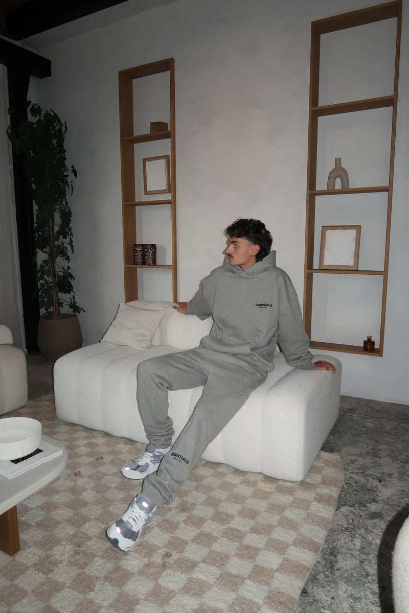 Ensemble complet gris Fear of God Essentials
