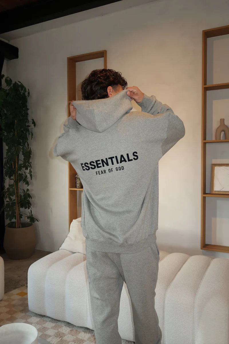 Ensemble complet gris Fear of God Essentials